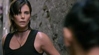 Charlize Theron, servirebbero supereroi