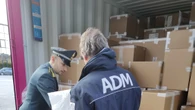 Sequestrati 600 mila accendini nel porto della Spezia