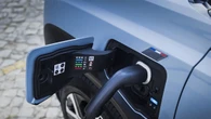 Renault R4, facile da ricaricare con i servizi Google e Mobilize