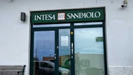 A Salina coro di "no" a chiusura filiale bancaria