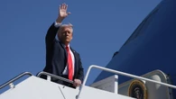 Trump segue il rilascio in streaming dall'Air Force One