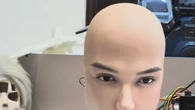 Una testa di robot super realistica, muove gli occhi e sbatte le palpebre VIDEO