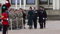 Londra, la principessa Kate visita i soldati delle Irish Guards