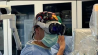Interventi vertebrali, un visore multiscreen aiuta il chirurgo in sala