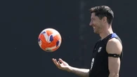 Arabi tentano Lewandowski, ma il polacco non lascia Barcellona