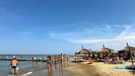 Balneatore abruzzese, non c'è più gente, qui contiamo le pecore