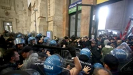 Scontri Milano, revocati domiciliari ai 2 studenti minorenni
