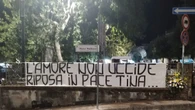 Striscione per Tina, la donna uccisa a Montecorvino