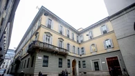 Mediobanca piatta in Borsa dopo rinvio assemblea, giù B.Generali