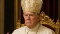 Donald Trump vestito da papa sui social della Casa Bianca