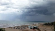 Con caldo estremo temporali di calore, ma l'afa rimane