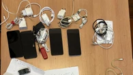 Scoperti 5 smartphone nell'alta sicurezza del carcere a Napoli