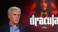 "Dracula - L'amore perduto", Christoph Waltz nei panni di un sacerdote acchiappa vampiri