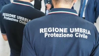 Protezione civile umbra assiste automobilisti in coda sull'A1