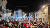Freddo invernale, borgo abruzzese festeggia il 'Natale' d'estate