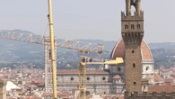 Gru al cantiere degli Uffizi, iniziato lo smontaggio