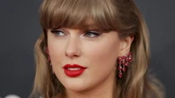 Taylor Swift apre l'ultima puntata del Racconto dell'Ancella