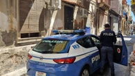Arresti dopo inseguimento, difesi da rione, aggrediti agenti
