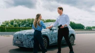 Mercedes, il ceo Källenius prova la nuova GLC 100% elettrica