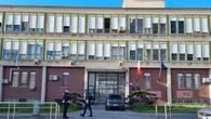 Accoltellato per rapina a Milano, fermati due 16enni
