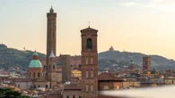 Completato il restauro, torna visibile la torre dell'Unibo