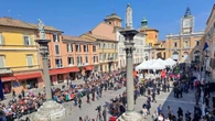 Carlo III in piazza a Ravenna col presidente Mattarella