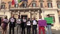 Educazione sessuoaffettiva, flash mob di AVS davanti a Montecitorio