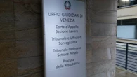 Ucciso a pugnalate nel bosco,17enne indagato resta in carcere