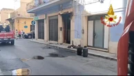 Incendio in casa nel ragusano, poliziotto soccorre abitanti