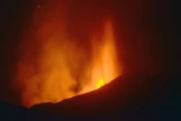 Etna: nuova fontana di lava dal Cratere Voragine