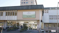 Picchia la moglie davanti all'ospedale di Bolzano, arrestato