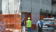 Crolla solaio in un cantiere vicino Roma, sei operai feriti