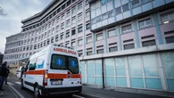 Bimbo di tre mesi cade con il passeggino nel fiume a Torino