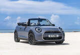 Nuova generazione Mini Cooper Cabrio evolve nella continuità