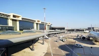 Malore in volo per il comandante, atterraggio d'emergenza a Malpensa