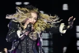 Bolsonaristi contro Madonna, 'immorale il suo show a Rio'