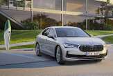 Skoda amplia gamma Superb con l'ibrida plug-in iV