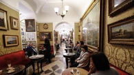Sequestrate opere d'arte Caffè Greco a Roma
