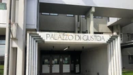 Giudice, 'quella badante stia lontana da ricco imprenditore'