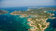 Codacons, multe ridicole per l'invasione di yacht a La Maddalena