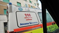 Operaio cade da una impalcatura di tre metri, è grave