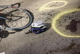 Ciclista ucciso da un'auto mentre va al lavoro nel Mantovano