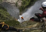 Precipita per 50 metri, muore guida austriaca nel Bresciano