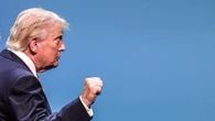 Trump, 'Hormuz è aperto, li abbiamo colpiti pesantemente'