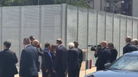 Mattarella ad Andria per decennale strage ferroviaria, applausi e strette di mano