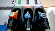 Prezzo medio benzina self sale a 1,911 euro