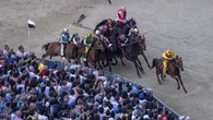 Dall'accordo Comune-Mps un milione per i costumi del Palio di Sena