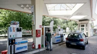 Prezzi carburanti aumentano ancora, gasolio sfonda i 2,1 euro