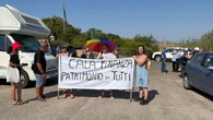 Resort davanti Tavolara, centinaia al presidio contro il progetto