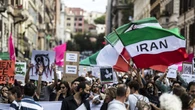 'Stalking ad un'attivista iraniana', scatta il divieto di avvicinamento
